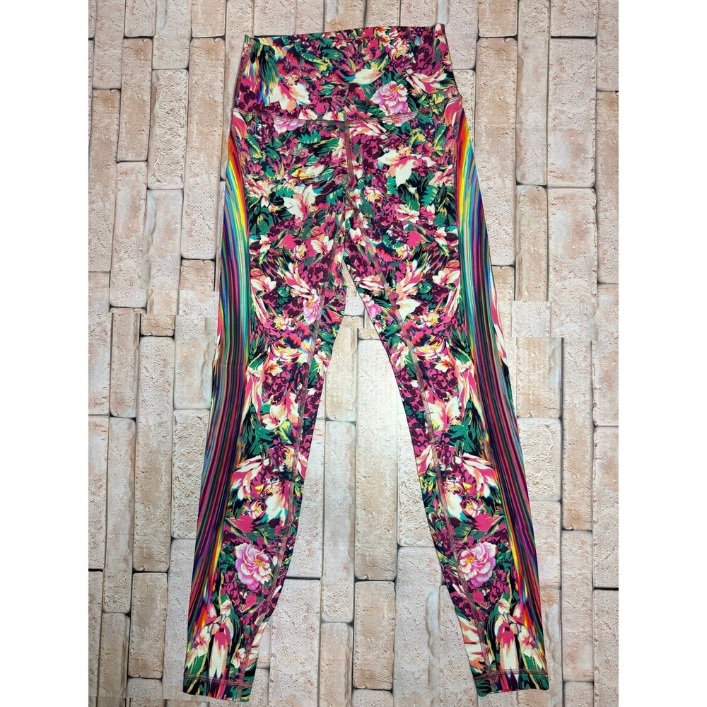 Rare lululemon rainbow design multi colored Wunder Under Nulu high rise 24in leg